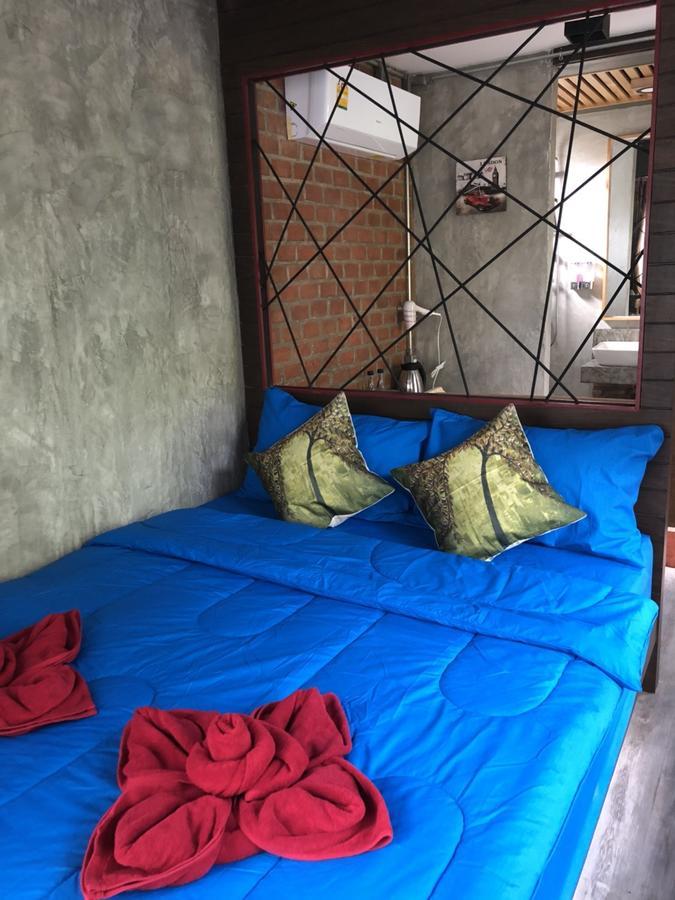 Baan Rom Talay Made' Hotel Koh Samet Exterior photo